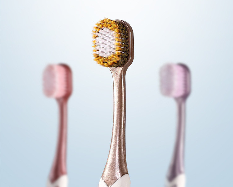 讓口腔清爽、牙齒潔白的利器！最新鬼才設(shè)計(jì)——火爆全球的牙刷！0.18超細(xì)尖毛，25度天鵝頸，牙縫殘?jiān)⑽酃敢粧叨狻? src=